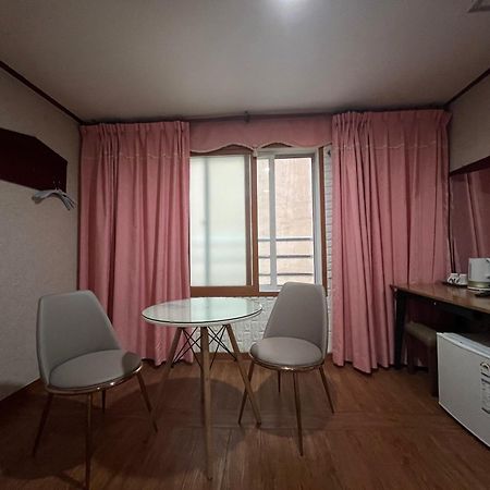 Oreum Motel Csedzsu Kültér fotó